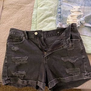Black denim jean shorts- American eagle size 4 like new condition